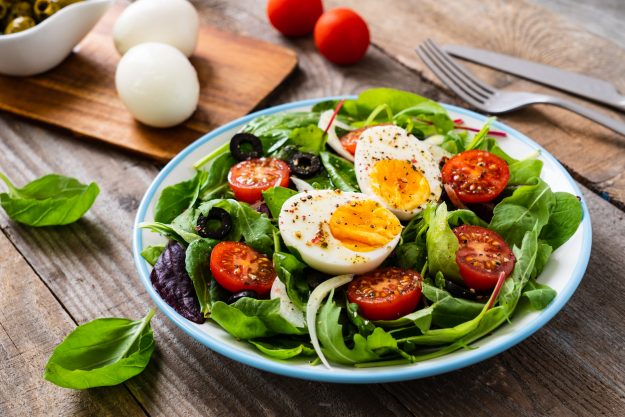 Breakfast – boiled egg and vegetables