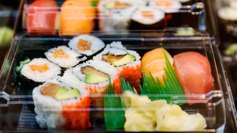 ¿Es más peligroso comer sushi durante estos días debido al virus de la Covid-19?