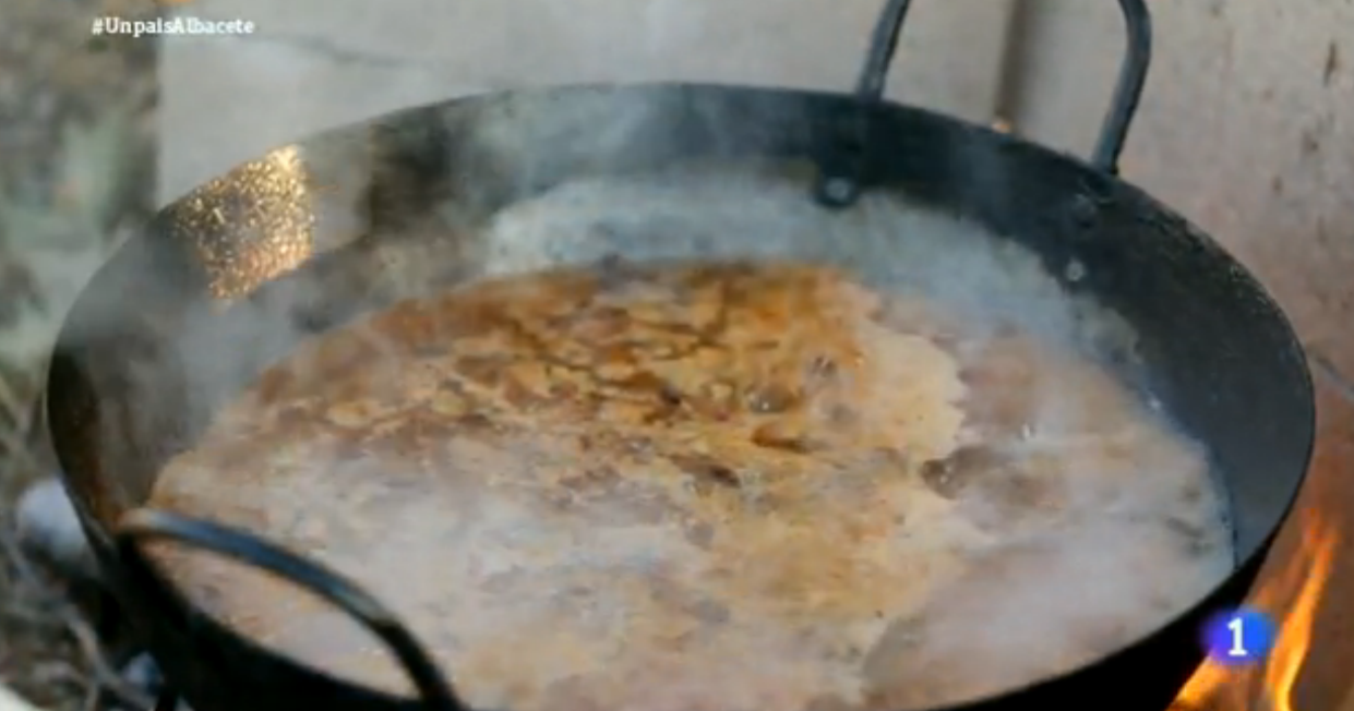 Arroz con conejo y caracoles